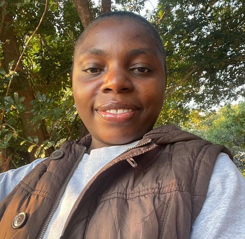 Joan Zulu - Bar & Waiter